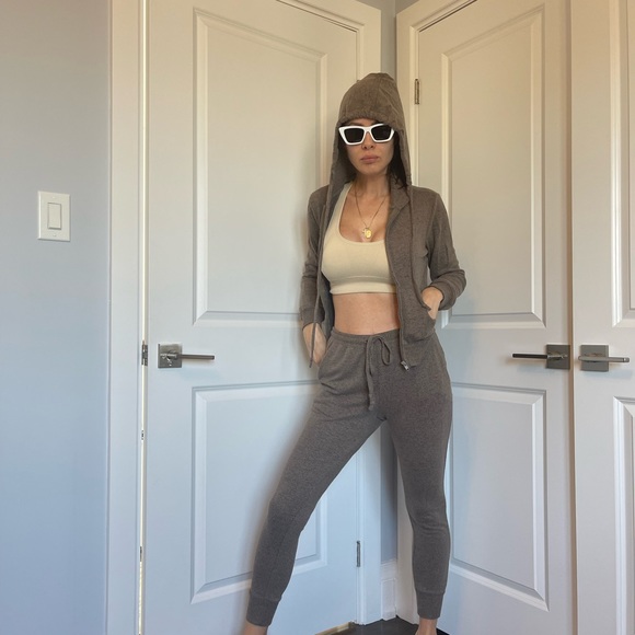 two piece jogger and zippy - Picture 11 of 13